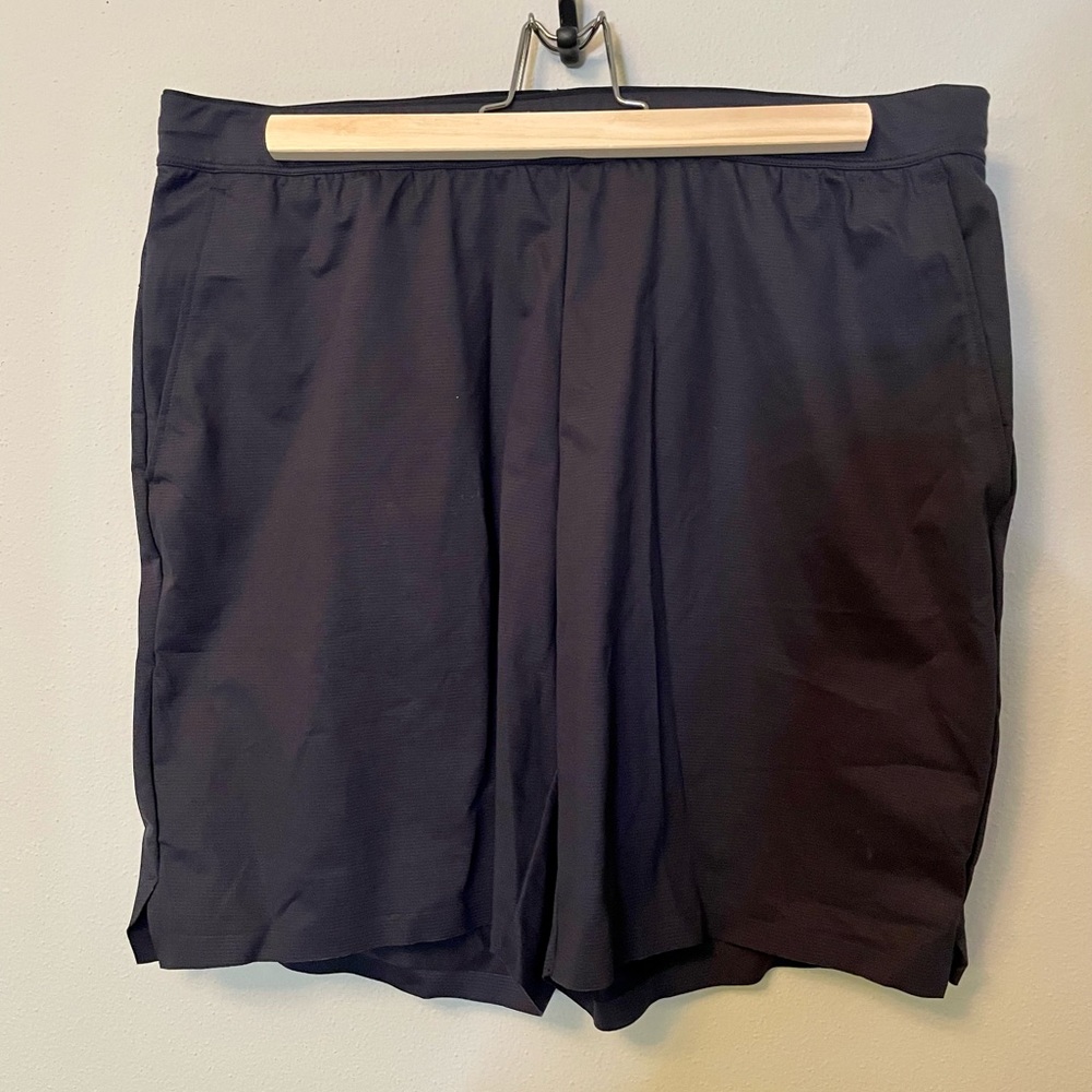 Uniqlo Navy extra stretch active shorts